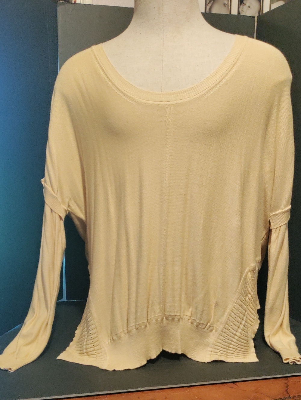 Light Yellow Women's Scoop Neck Lightweight Knit Top